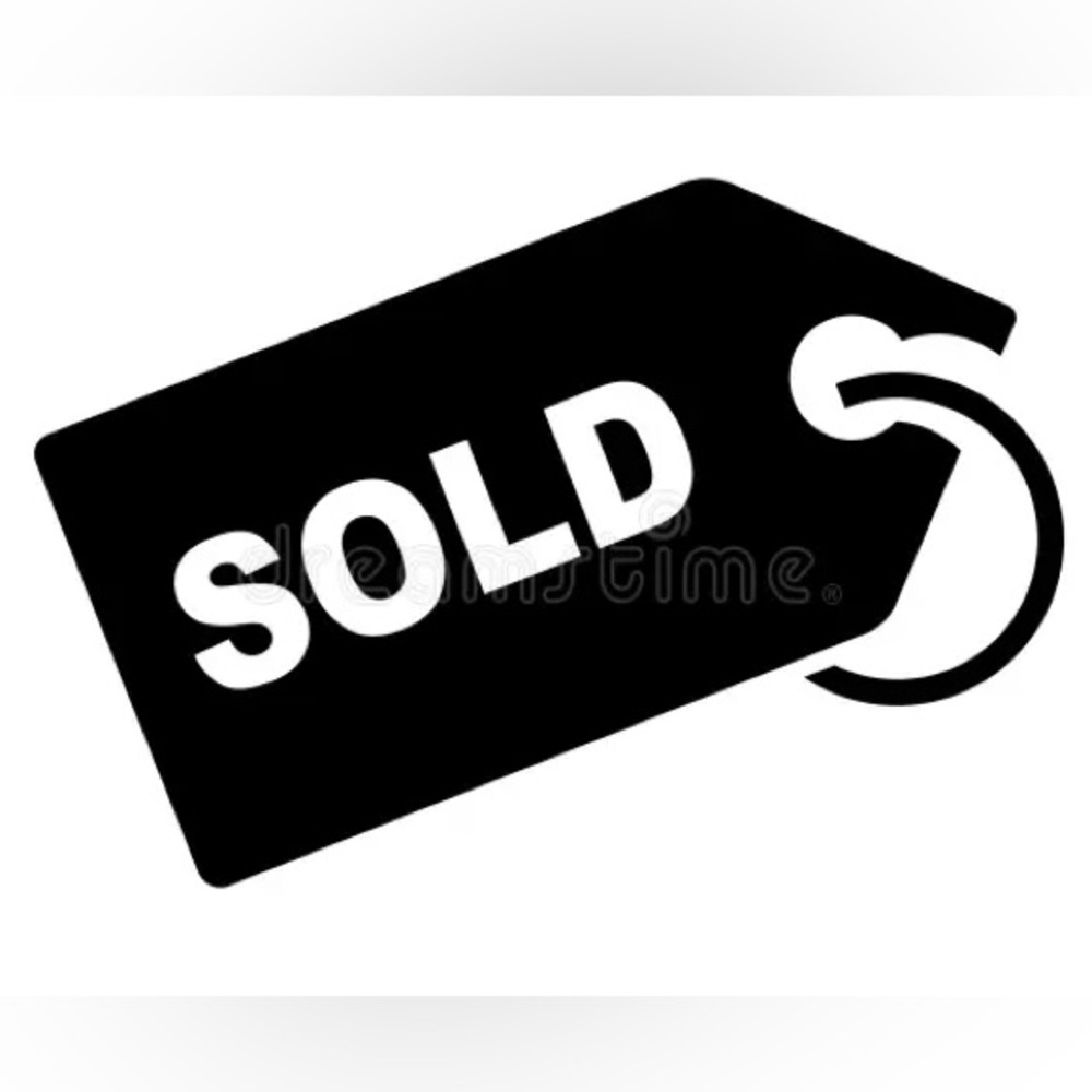 *****SOLD DO NOT BUY*****Lululemon black short sleeve tee